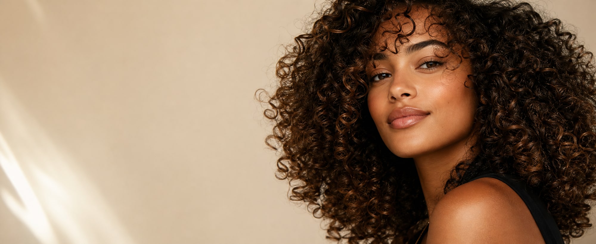 Cheveux bouclés